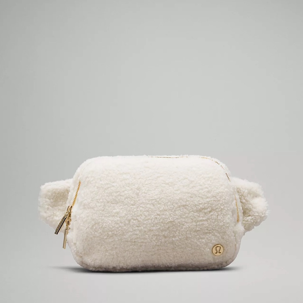 Lululemon Everywhere Belt Bag Large 2L
Fleece 🤍